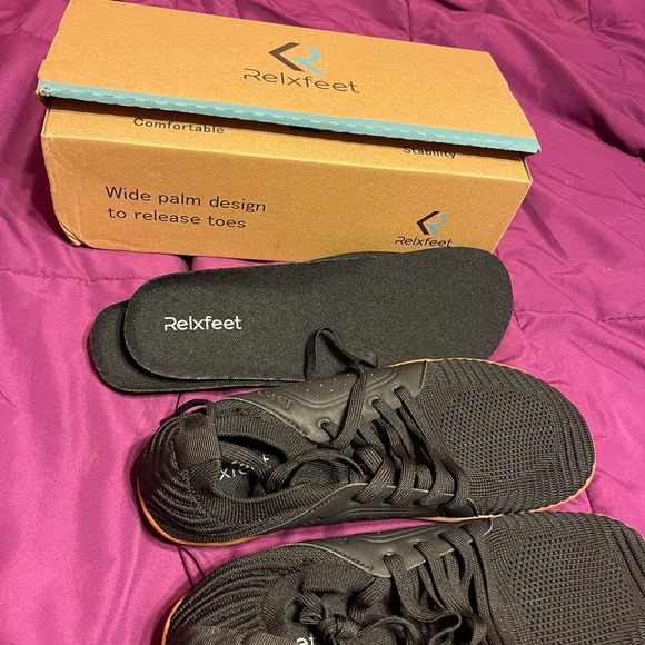 RELX Feet Black Cross Trainer Shoes Wide - Picture 6 of 6